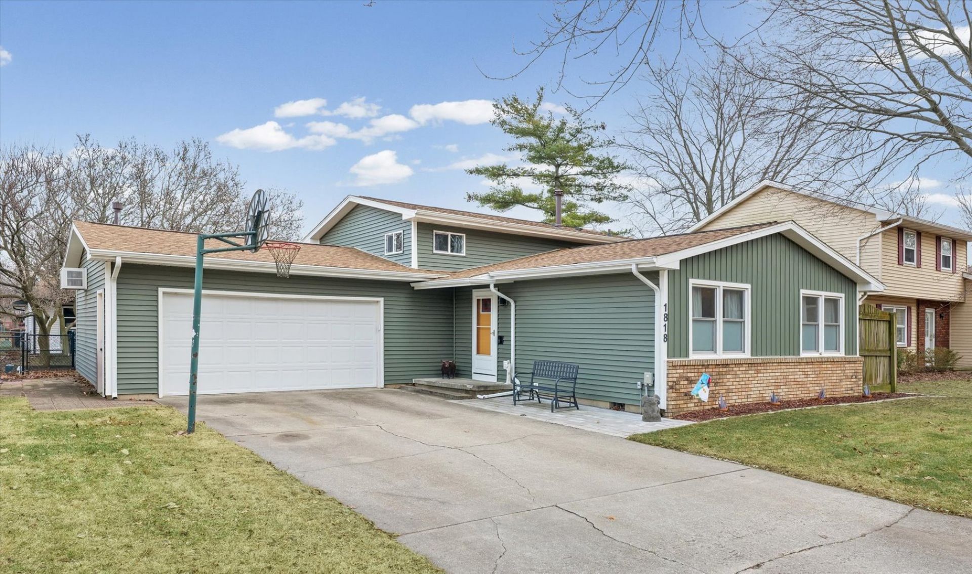 1818 Stratford Drive , Champaign, IL 61821 Main Photo