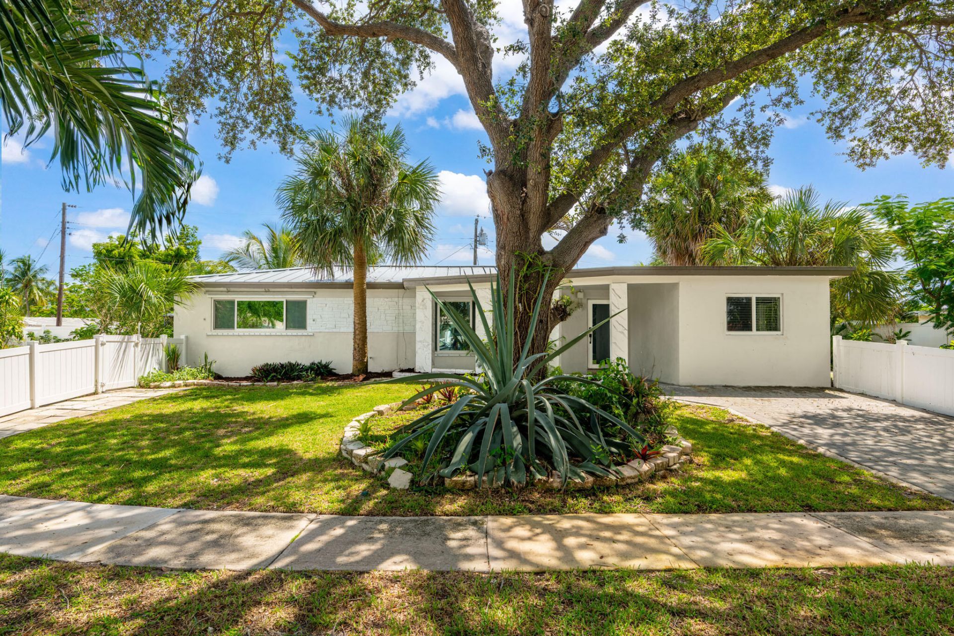 2298 NE 4th Avenue, Boca Raton, FL 33431 Photo