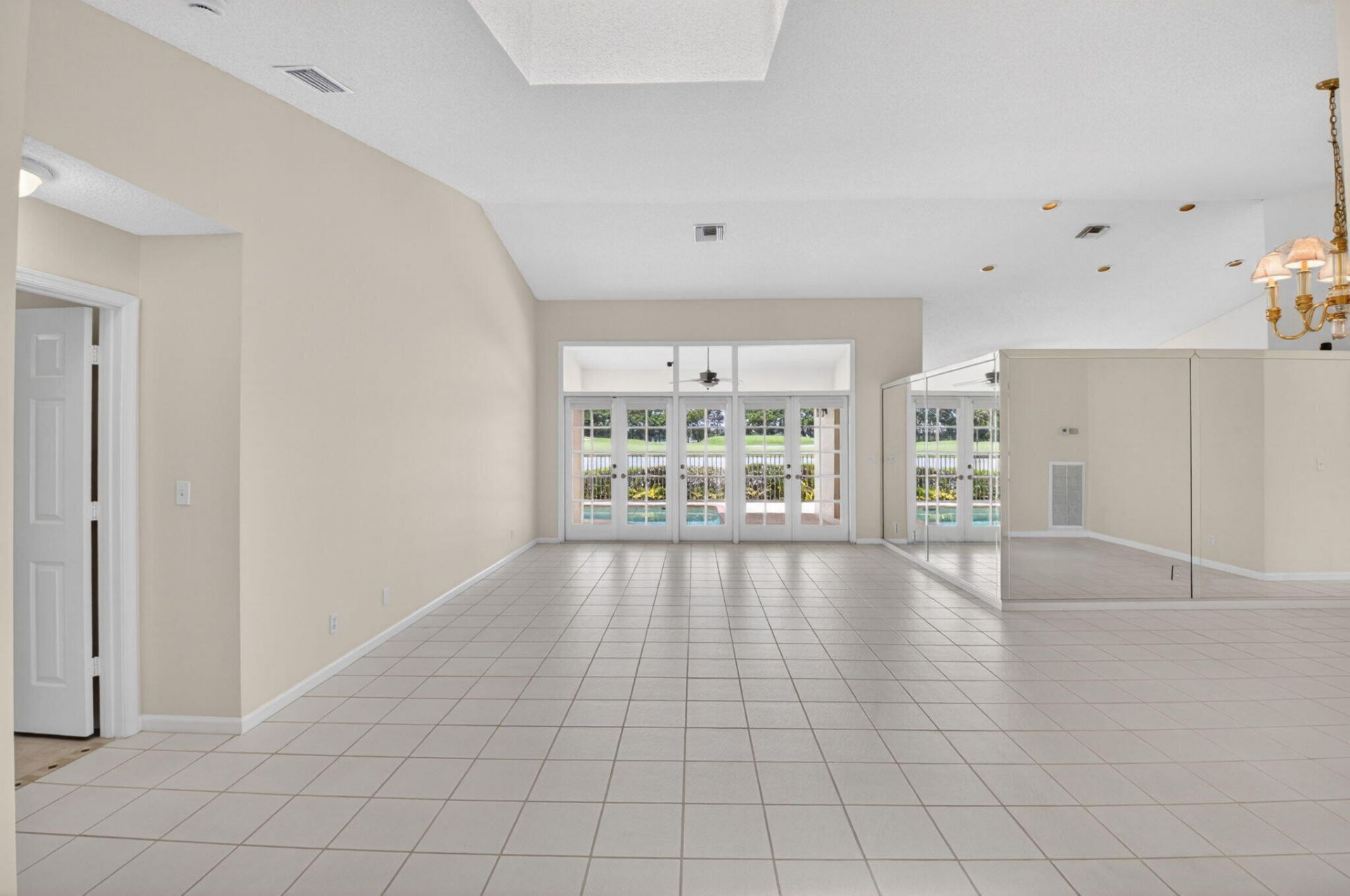 6180 Golf Villas Drive, Boynton Beach, FL 33437 Photo