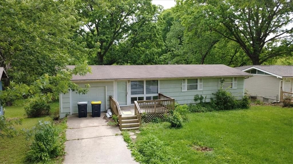 3617 NE Cypress Drive, Kansas City, MO 64117 Main Photo