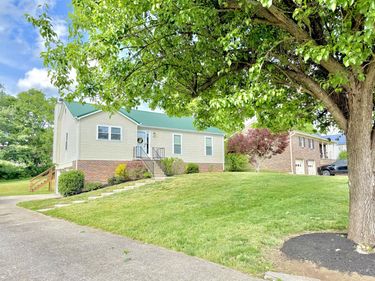 193 Candlewood Drive, Danville, KY 40422