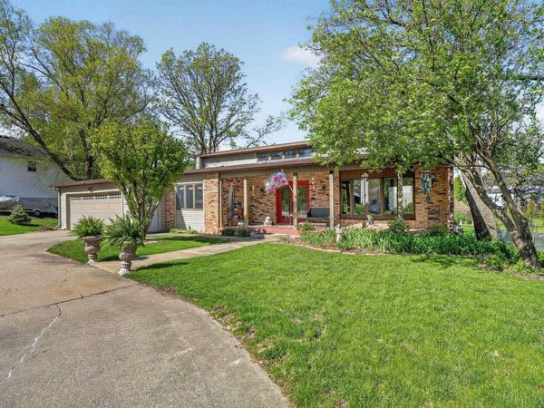 1115 Oak Park Boulevard, Cedar Falls, IA 50613
