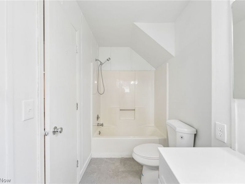 102 California Avenue , Elyria, OH 44035 Photo 16