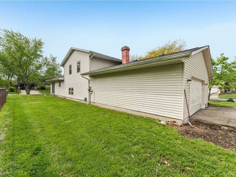 102 California Avenue , Elyria, OH 44035 Photo 27