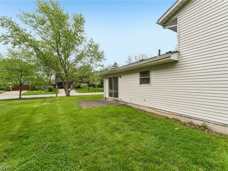 102 California Avenue , Elyria, OH 44035 Photo 9