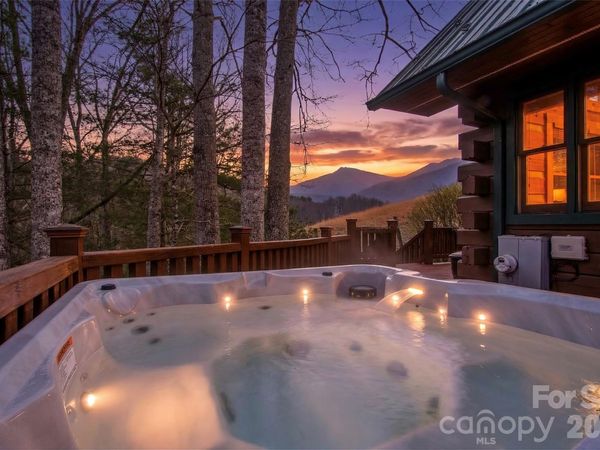 101 Jack Straw Lane, Burnsville, NC 28714