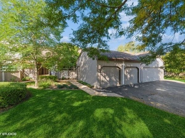 1290 Oak Hill Road , Unit D, Lake Barrington, IL 60010