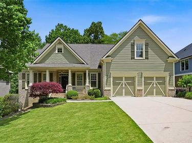 7422 Brookstone Circle, Flowery Branch, GA 30542