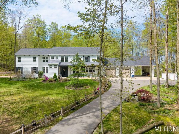 6467 118th Avenue, Fennville, MI 49408