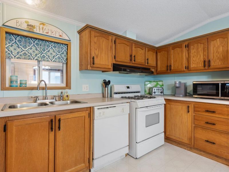 51 Rathbun, Marblehead, OH 43440 Photo 32