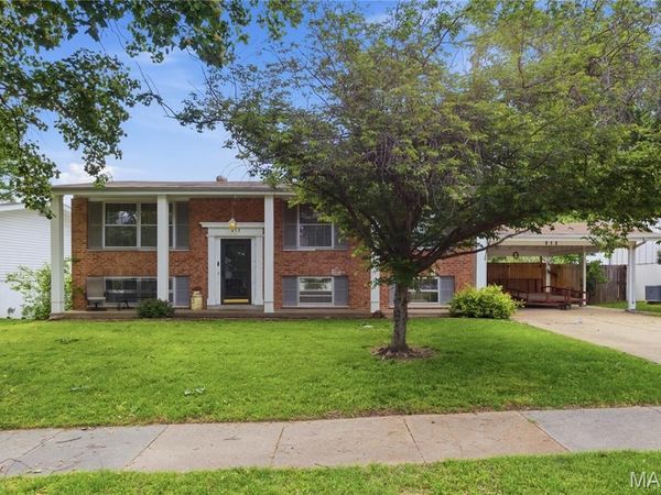 913 Sherwick Terrace, Manchester, MO 63021