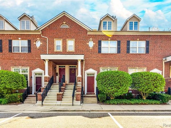 16934 Farmington Road, Livonia, MI 48154