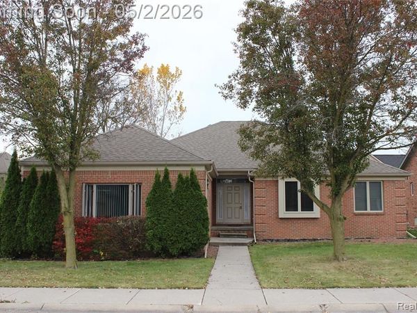 21130 Parkplace Lane, Clinton Twp, MI 48036