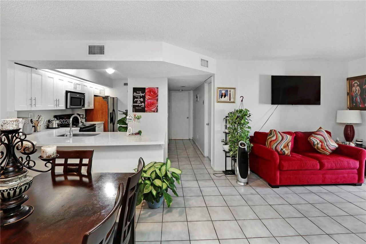 8640 SW 212th St , Unit 303, Cutler Bay, FL 33189 Photo
