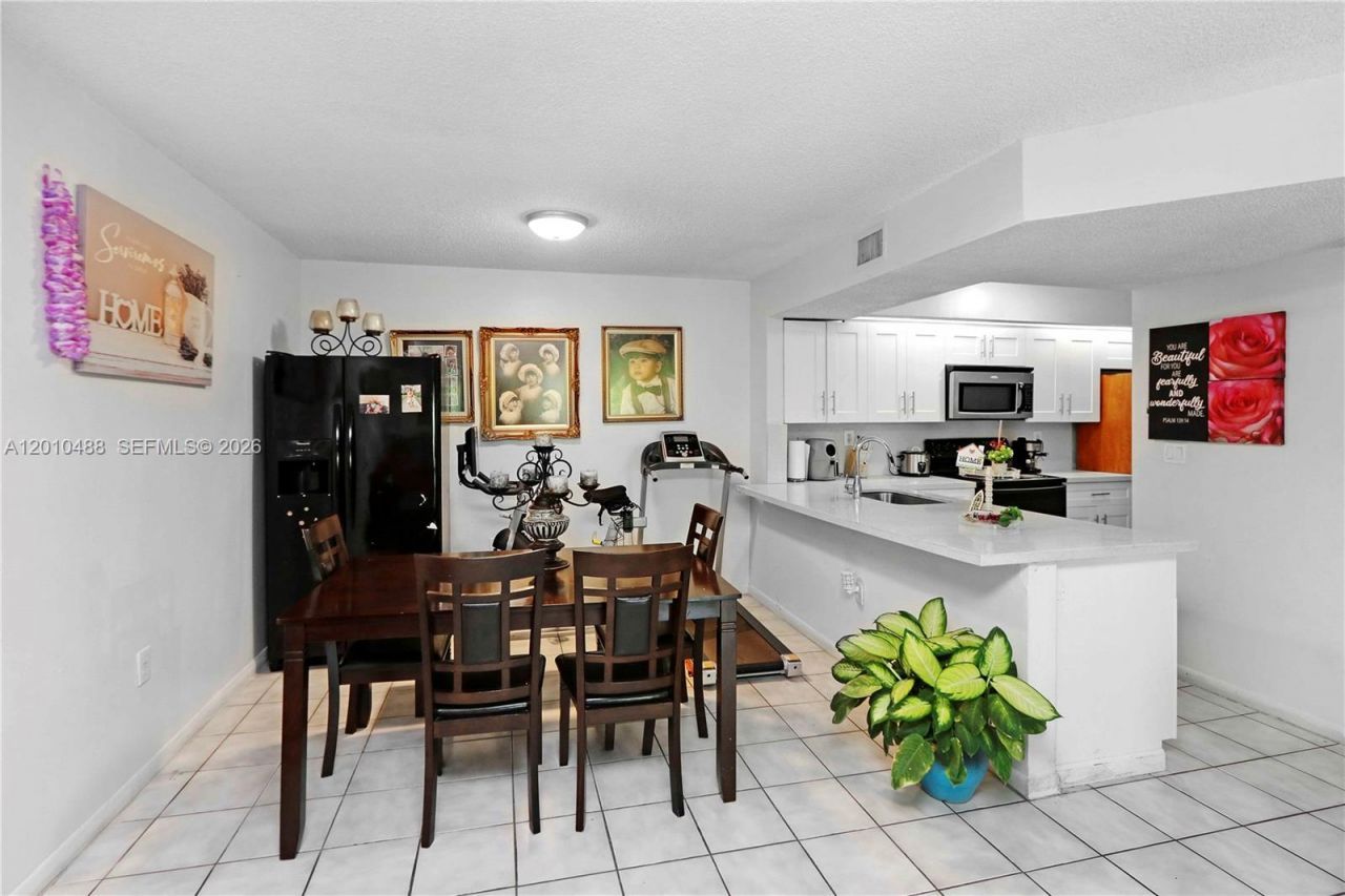 8640 SW 212th St , Unit 303, Cutler Bay, FL 33189 Photo