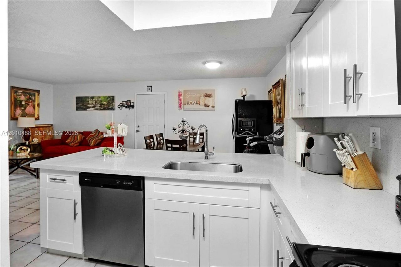 8640 SW 212th St , Unit 303, Cutler Bay, FL 33189 Photo