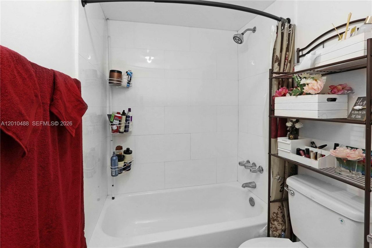 8640 SW 212th St , Unit 303, Cutler Bay, FL 33189 Photo