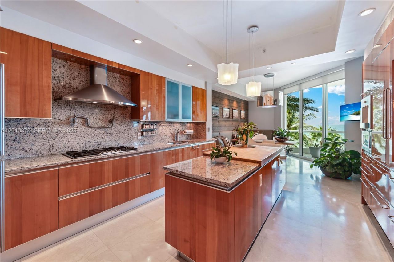 16051 Collins Ave, Unit 403, Sunny Isles Beach, FL 33160 Photo