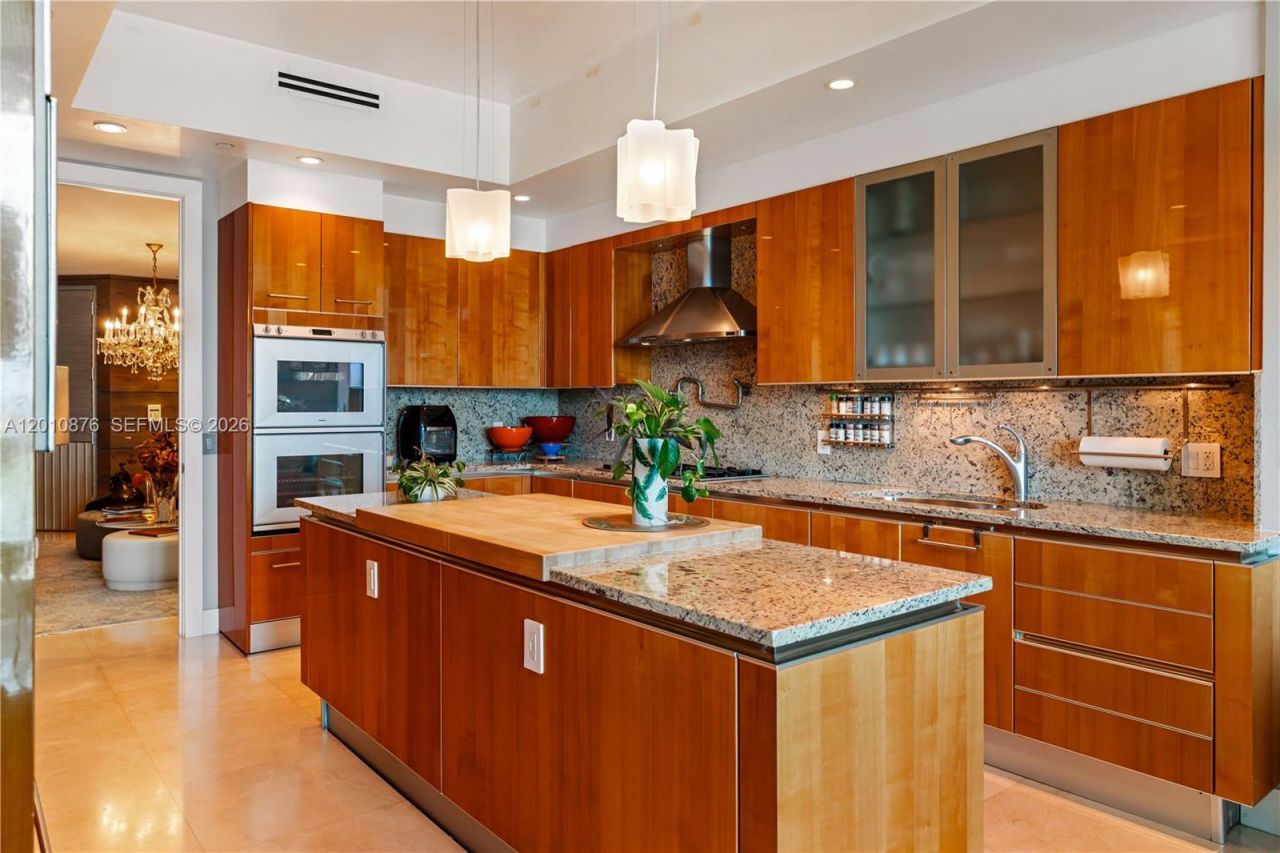 16051 Collins Ave, Unit 403, Sunny Isles Beach, FL 33160 Photo
