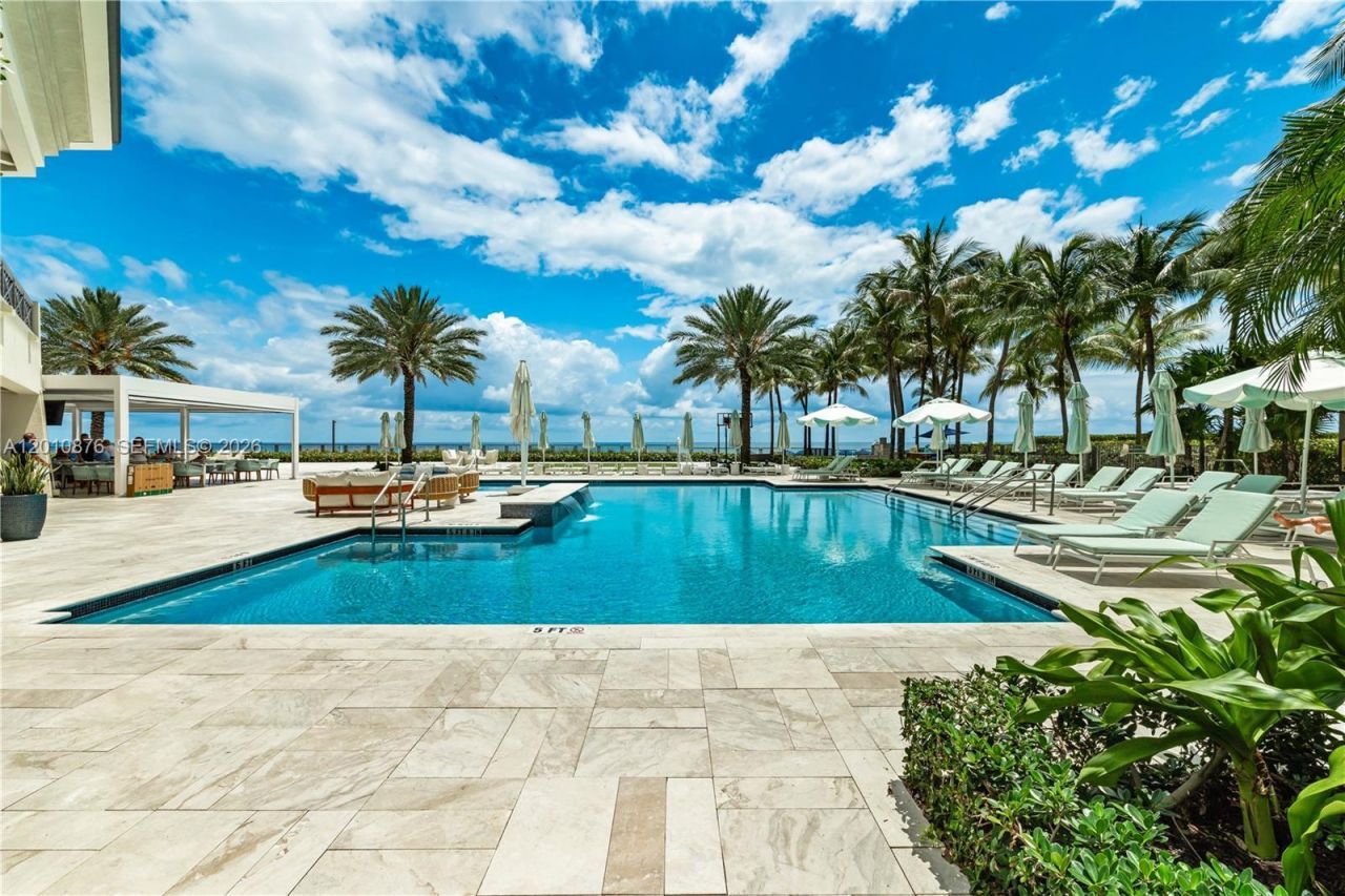 16051 Collins Ave, Unit 403, Sunny Isles Beach, FL 33160 Photo