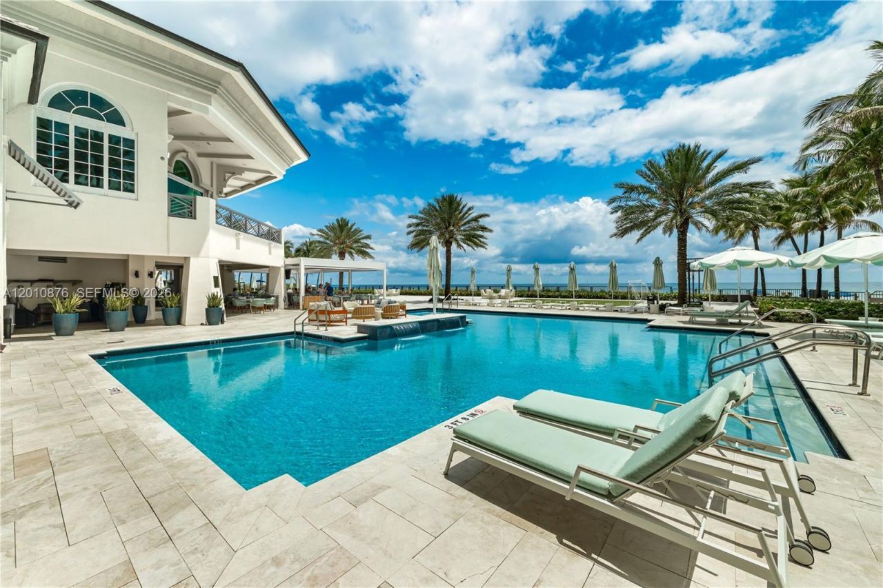 16051 Collins Ave, Unit 403, Sunny Isles Beach, FL 33160 Photo