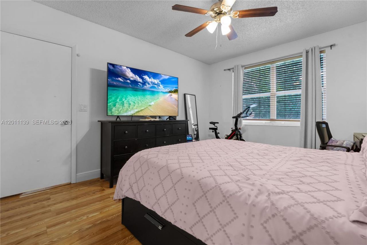 595 Racquet Club Rd , Unit 74-19, Weston, FL 33326 Photo