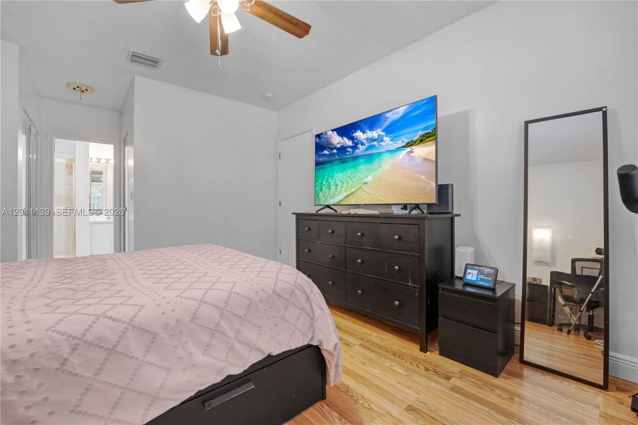 595 Racquet Club Rd , Unit 74-19, Weston, FL 33326 Photo