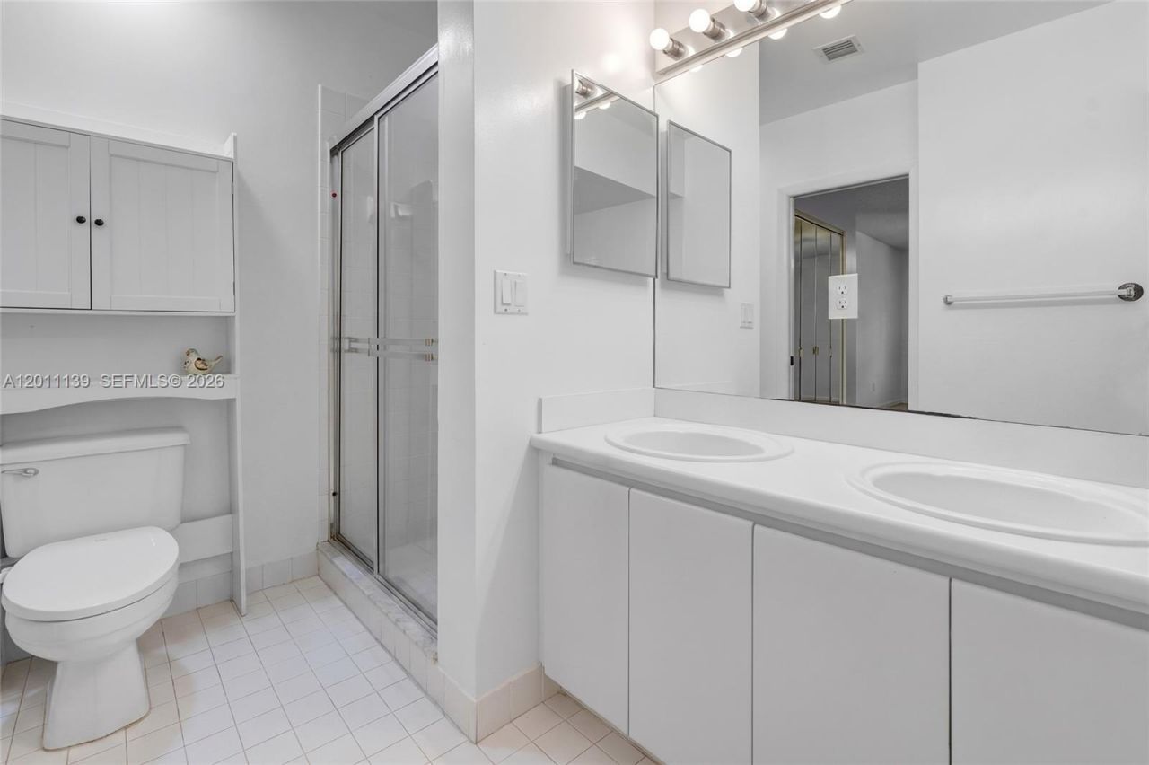 595 Racquet Club Rd , Unit 74-19, Weston, FL 33326 Photo