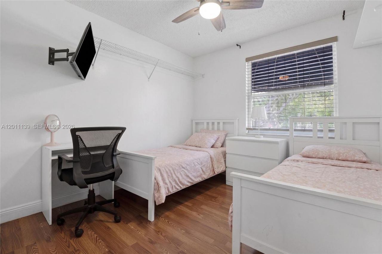595 Racquet Club Rd , Unit 74-19, Weston, FL 33326 Photo