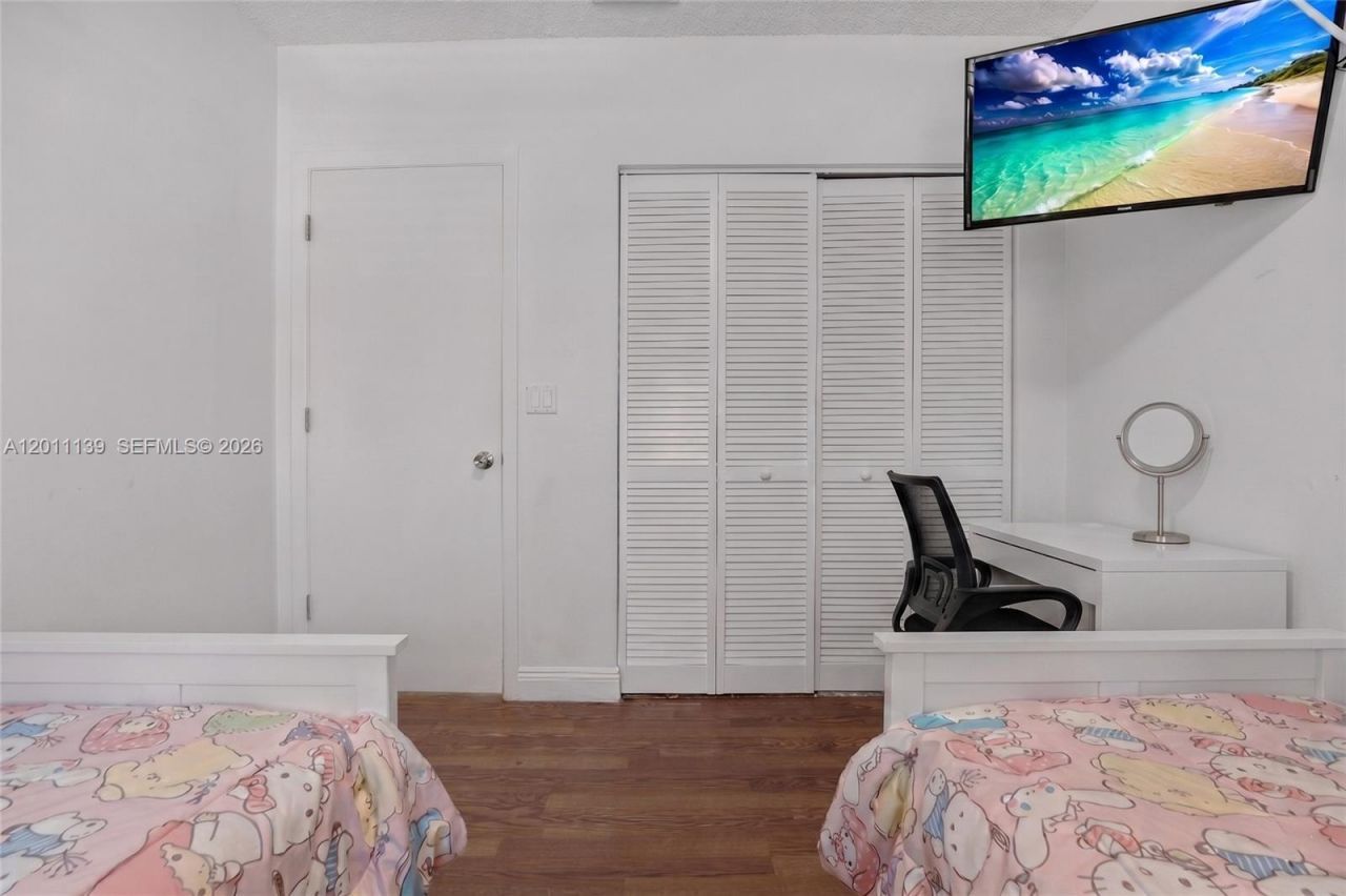 595 Racquet Club Rd , Unit 74-19, Weston, FL 33326 Photo
