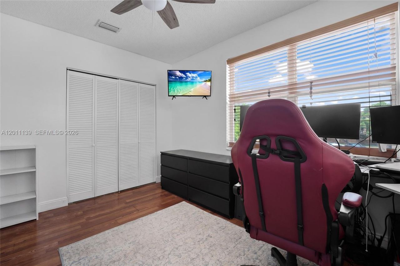 595 Racquet Club Rd , Unit 74-19, Weston, FL 33326 Photo