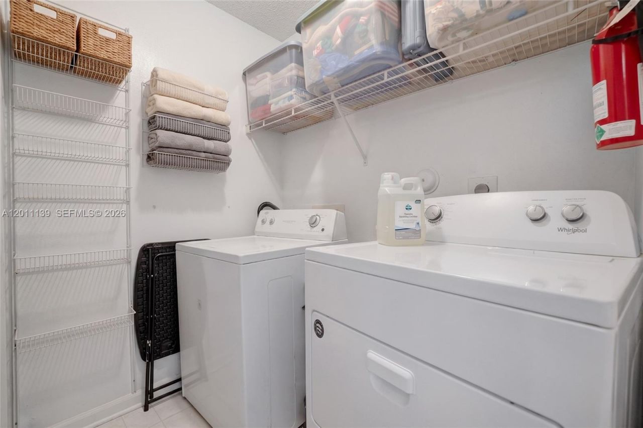 595 Racquet Club Rd , Unit 74-19, Weston, FL 33326 Photo