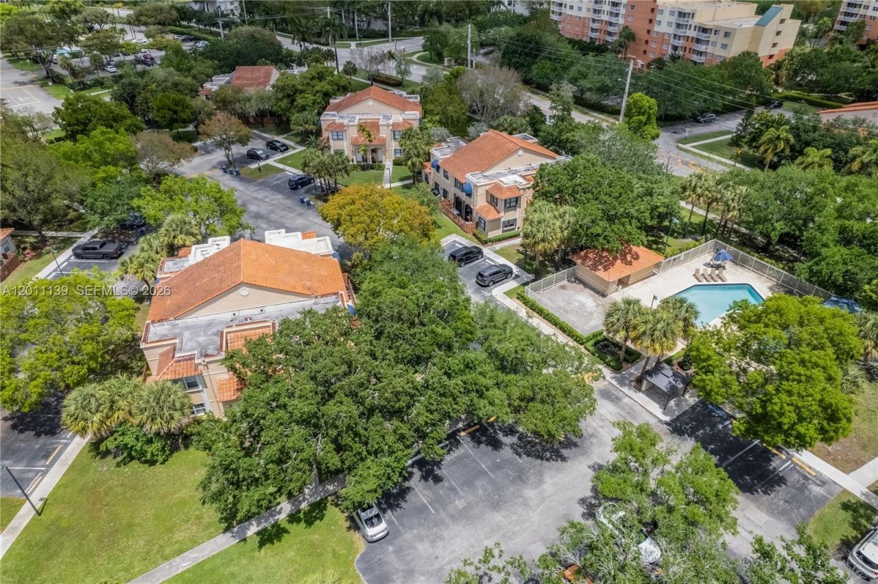 595 Racquet Club Rd , Unit 74-19, Weston, FL 33326 Photo