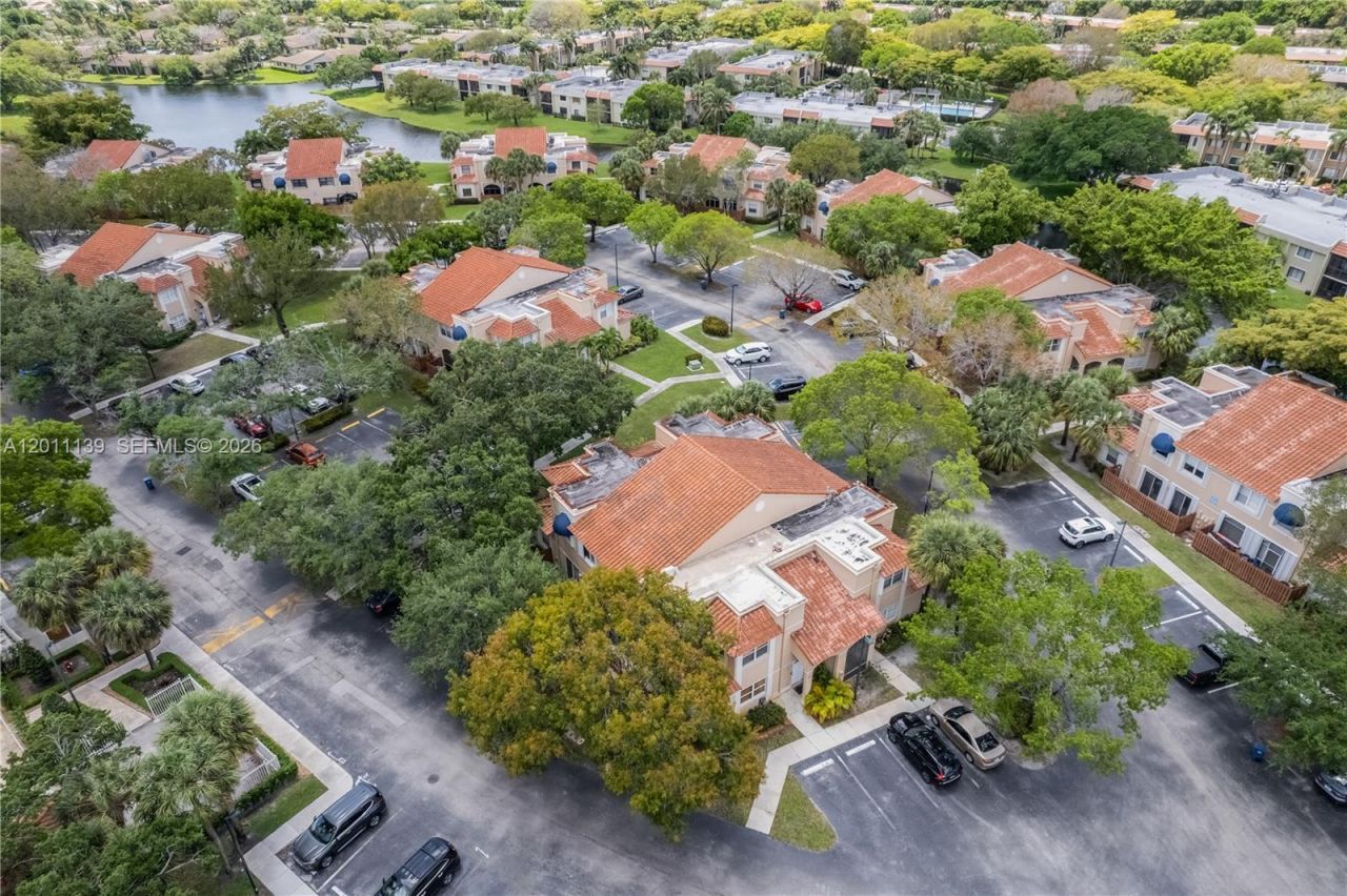 595 Racquet Club Rd , Unit 74-19, Weston, FL 33326 Photo