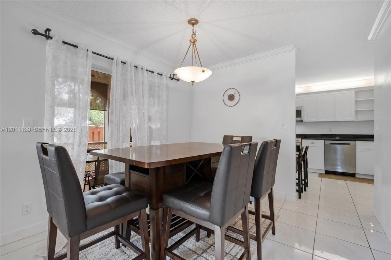595 Racquet Club Rd , Unit 74-19, Weston, FL 33326 Photo