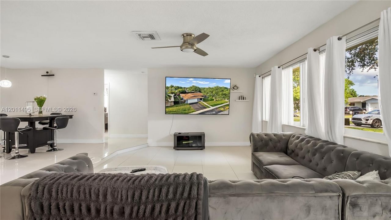 9511 NW 8th St, Pembroke Pines, FL 33024 Photo