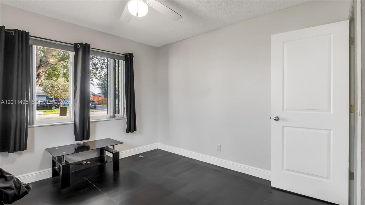 9511 NW 8th St, Pembroke Pines, FL 33024 Photo