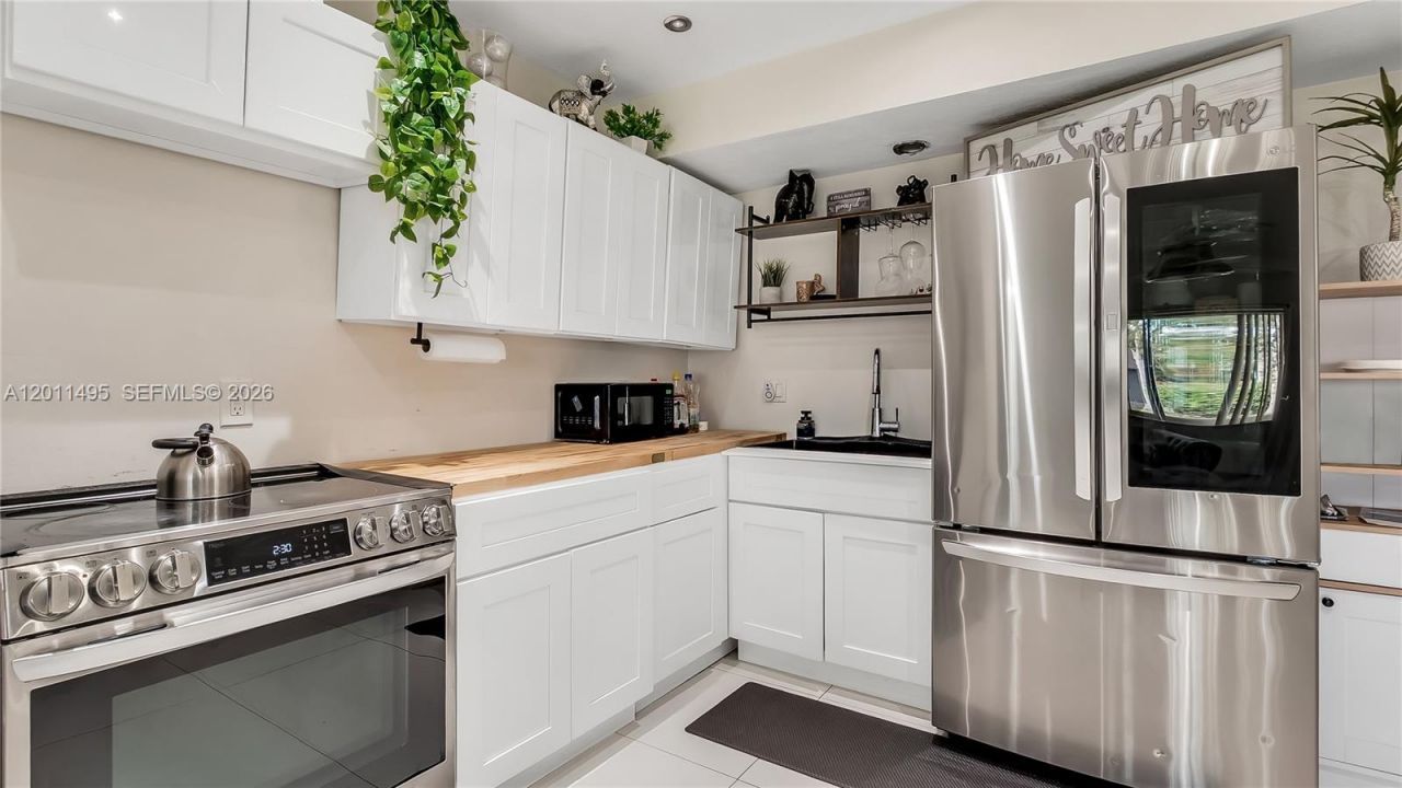 9511 NW 8th St, Pembroke Pines, FL 33024 Photo