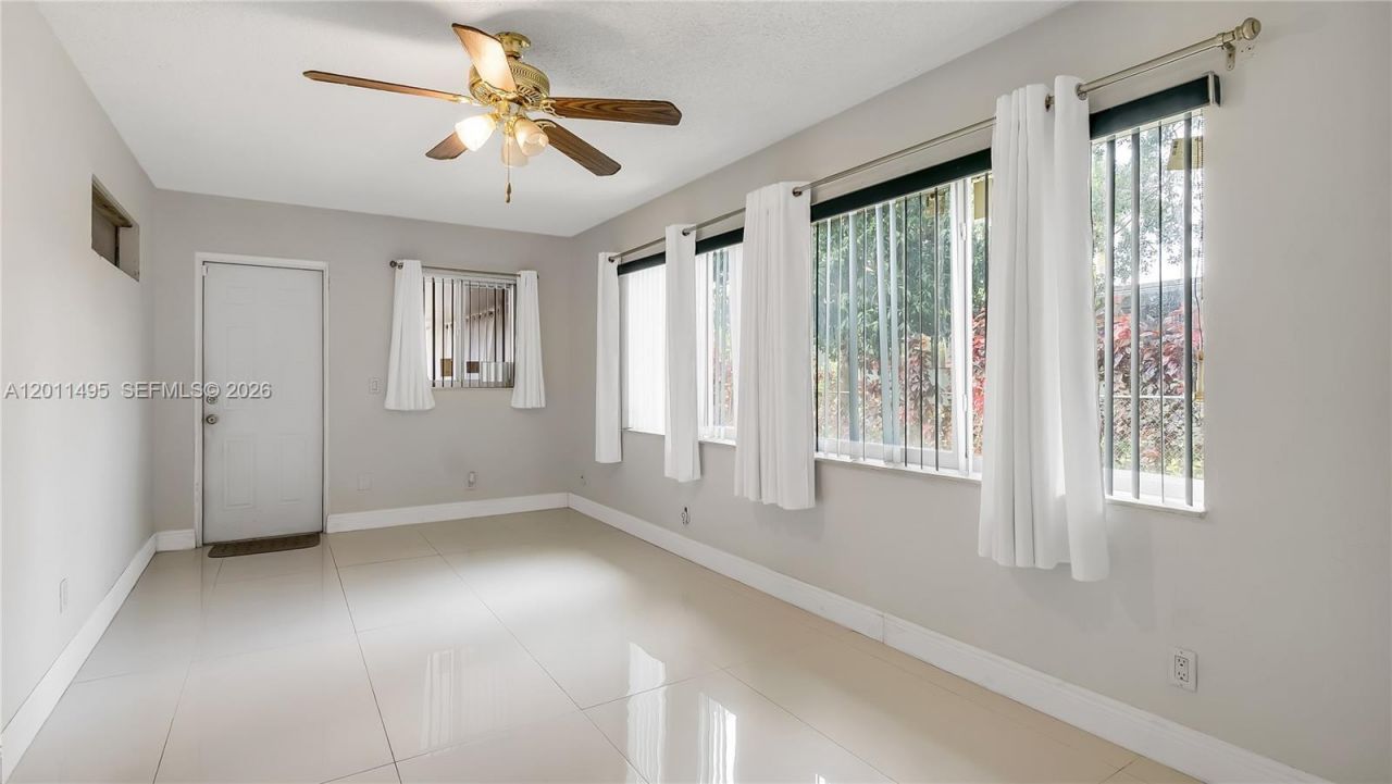 9511 NW 8th St, Pembroke Pines, FL 33024 Photo