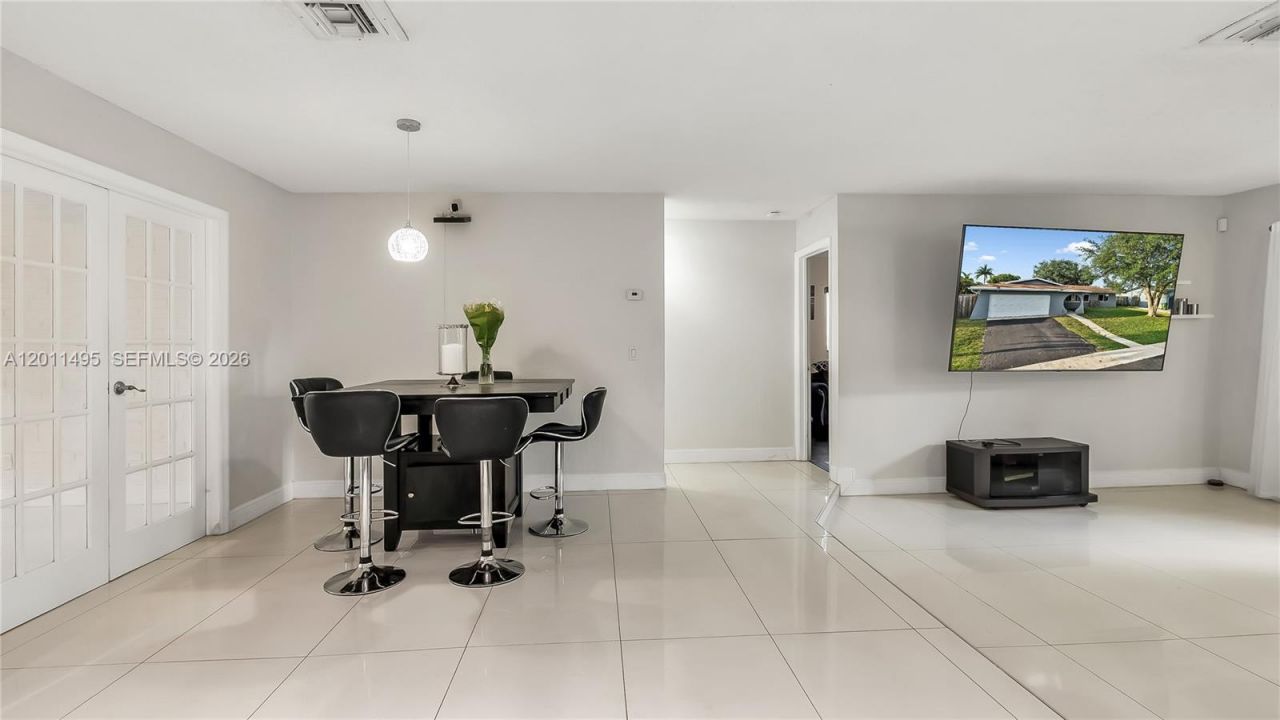 9511 NW 8th St, Pembroke Pines, FL 33024 Photo