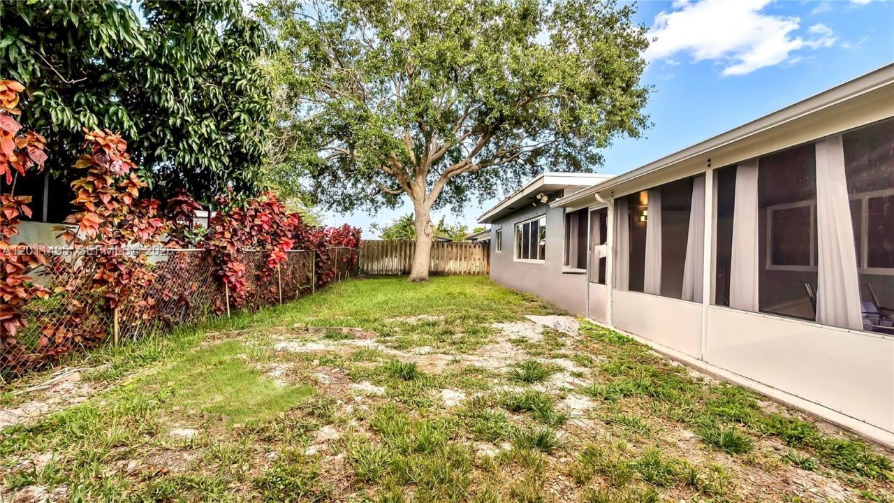 9511 NW 8th St, Pembroke Pines, FL 33024 Photo