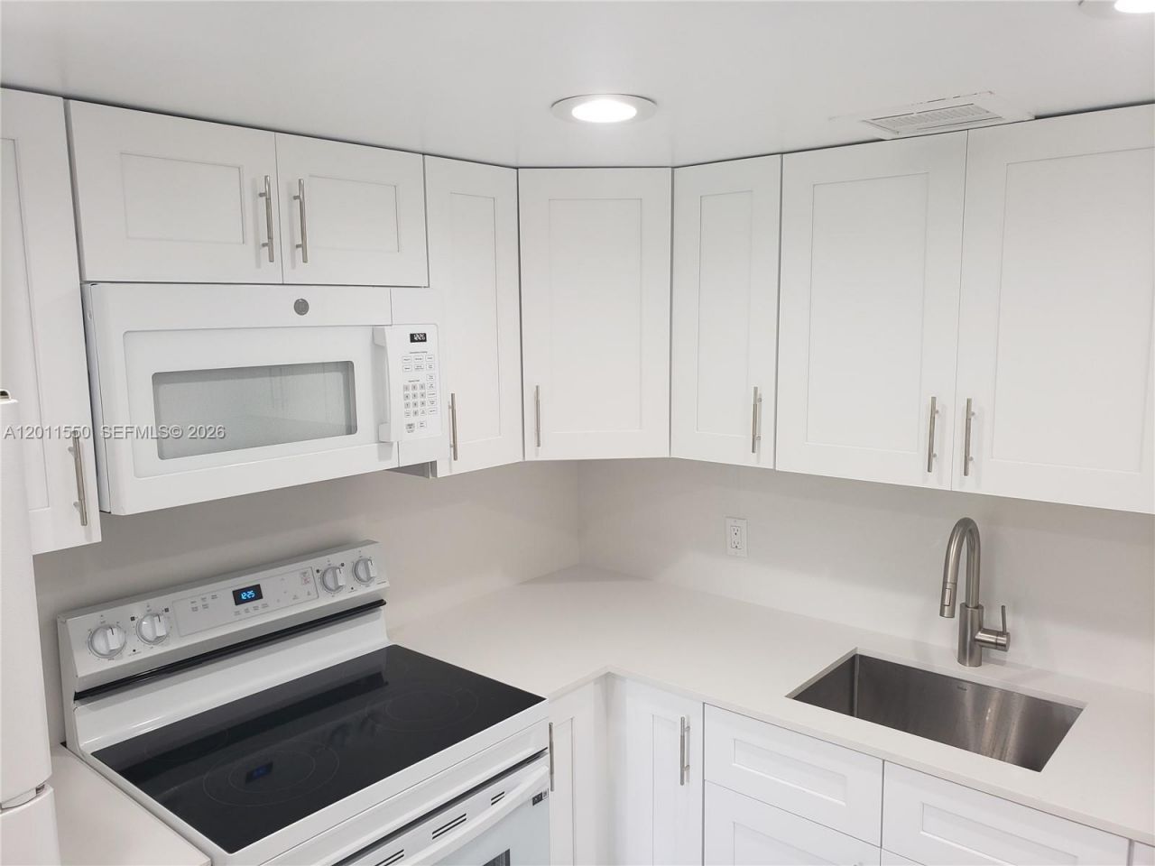 13255 SW 7th Ct, Unit 305D, Pembroke Pines, FL 33027 Photo