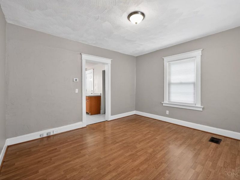 4938 Plainville Road, Cincinnati, OH 45227 Photo 6