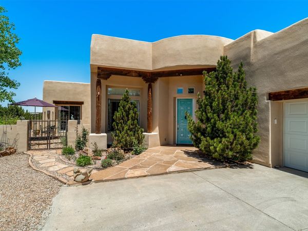 79 Chili Line Road E, Santa Fe, NM 87508