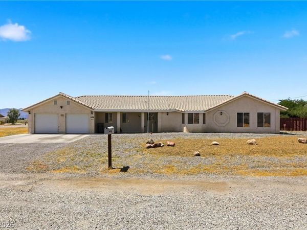 2335 Mount Charleston Drive , Pahrump, NV 89048