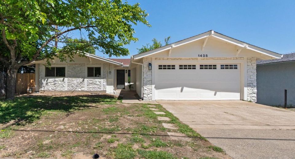 1425 Pleasant St, Redding, CA 96001 Photo