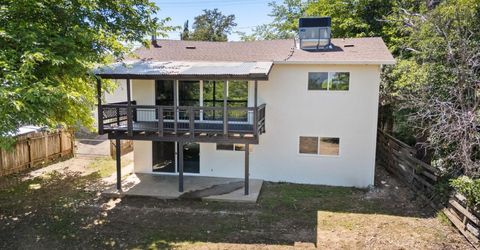 1425 Pleasant St, Redding, CA 96001 Photo