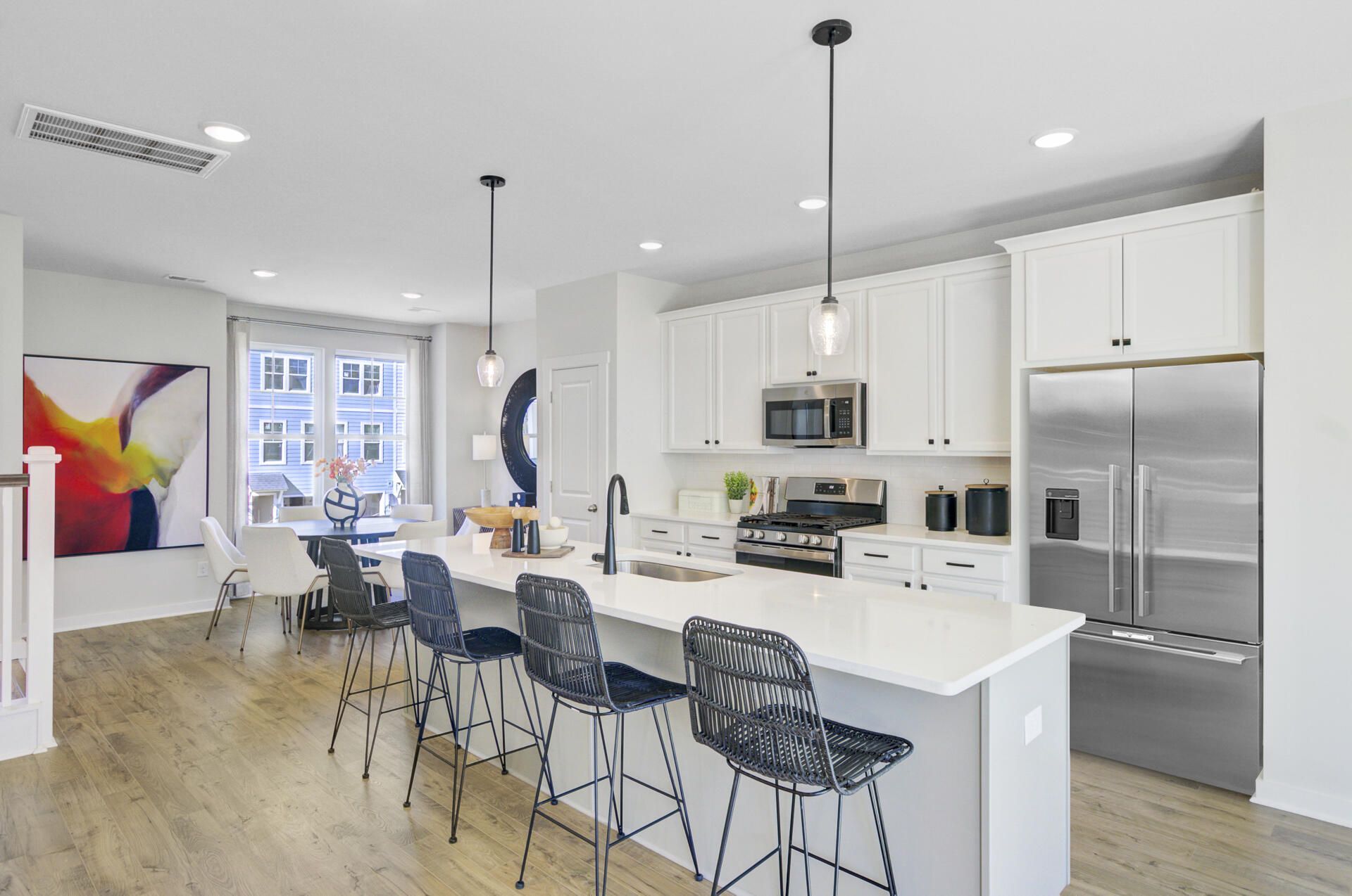 425 Caledon Court Photo 9