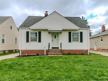 1557 Woodhurst Avenue, Mayfield Heights, OH 44124