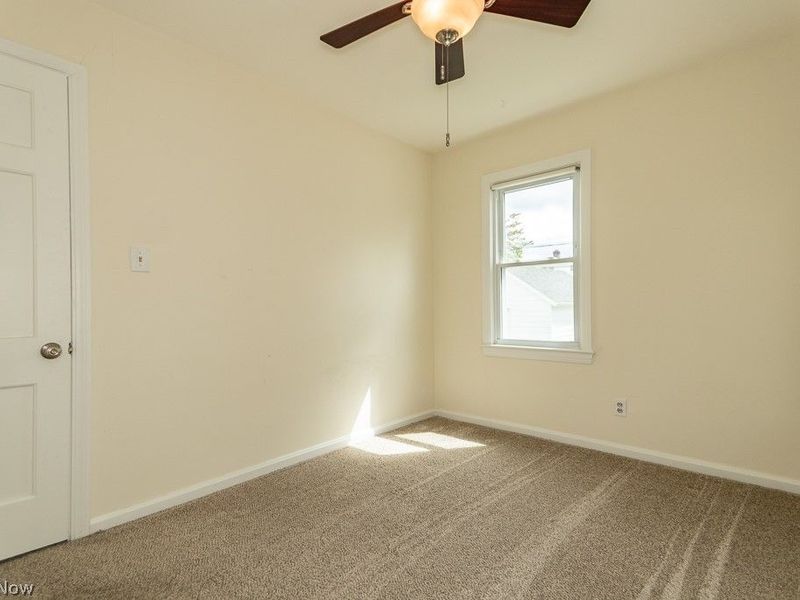 1557 Woodhurst Avenue, Mayfield Heights, OH 44124 Photo 18